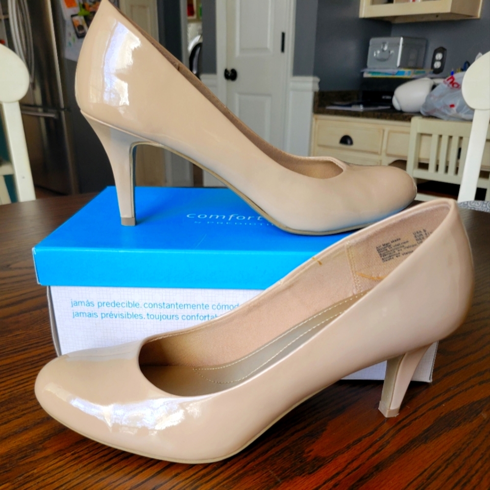 Comfort Plus Nude Heels Pumps Size 9